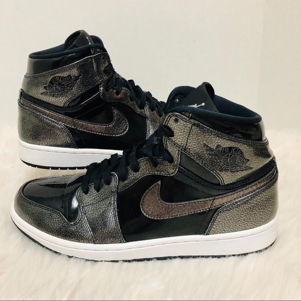 Nike Air Jordan 1 Retro Black Patent 332550-017.